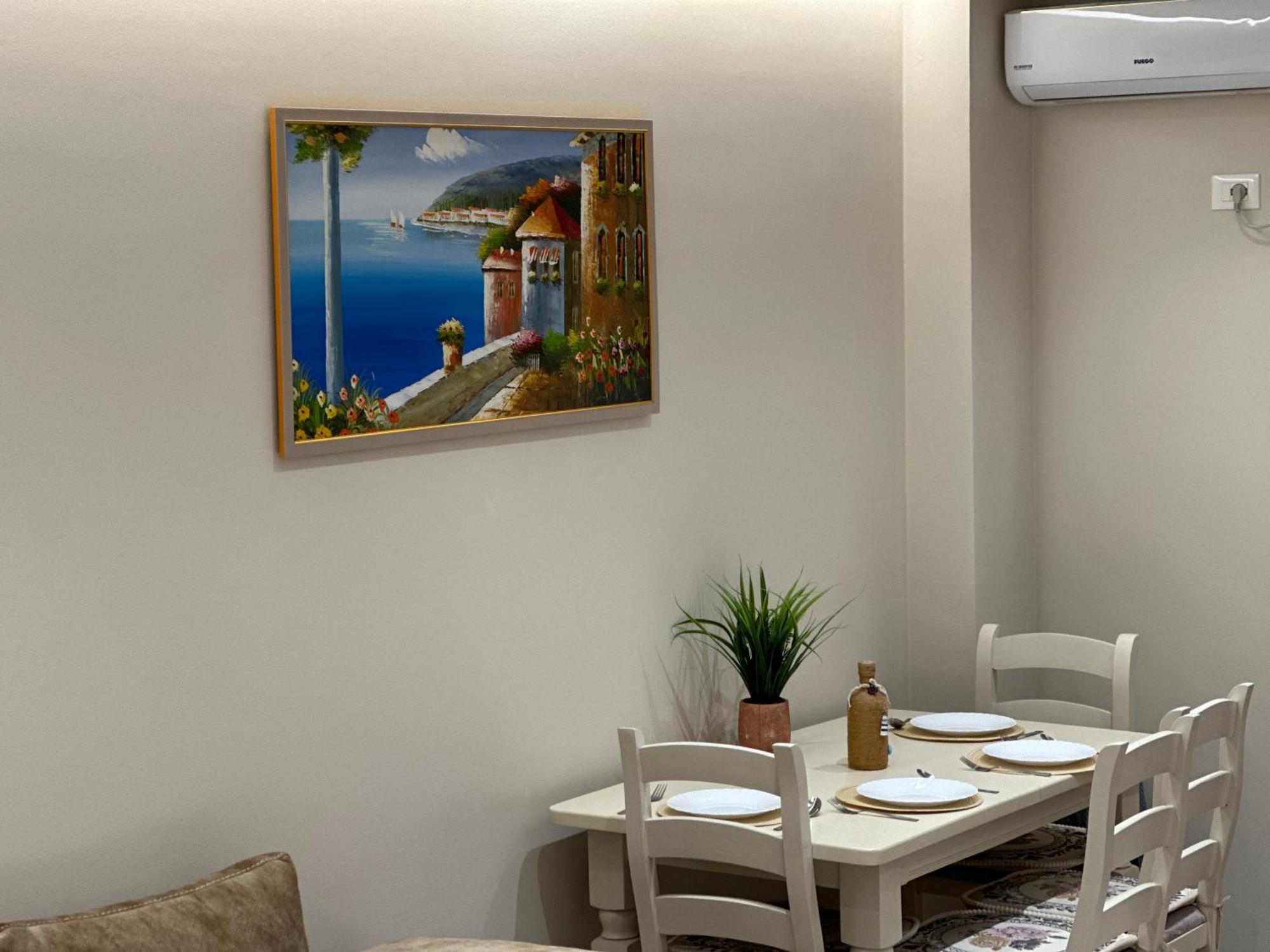 Beachfront Apartment With Balcony Vlorë Exteriér fotografie